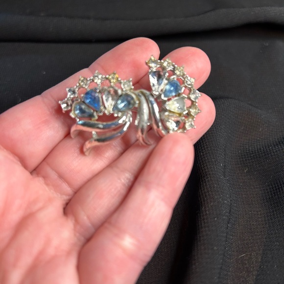 VTG Silver Tone Metal and Rhinestone brooch. AS IS, missing stones - Picture 3 of 6